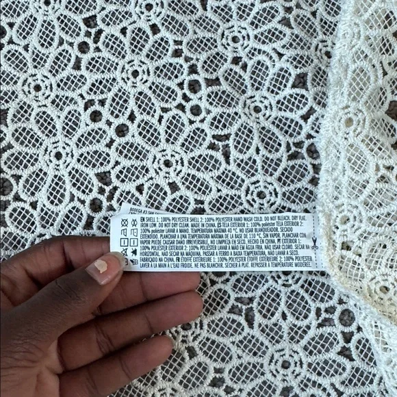 Forever 21 Ivory Floral Lace Button Down Eyelet Top SIZE M - Picture 7 of 8